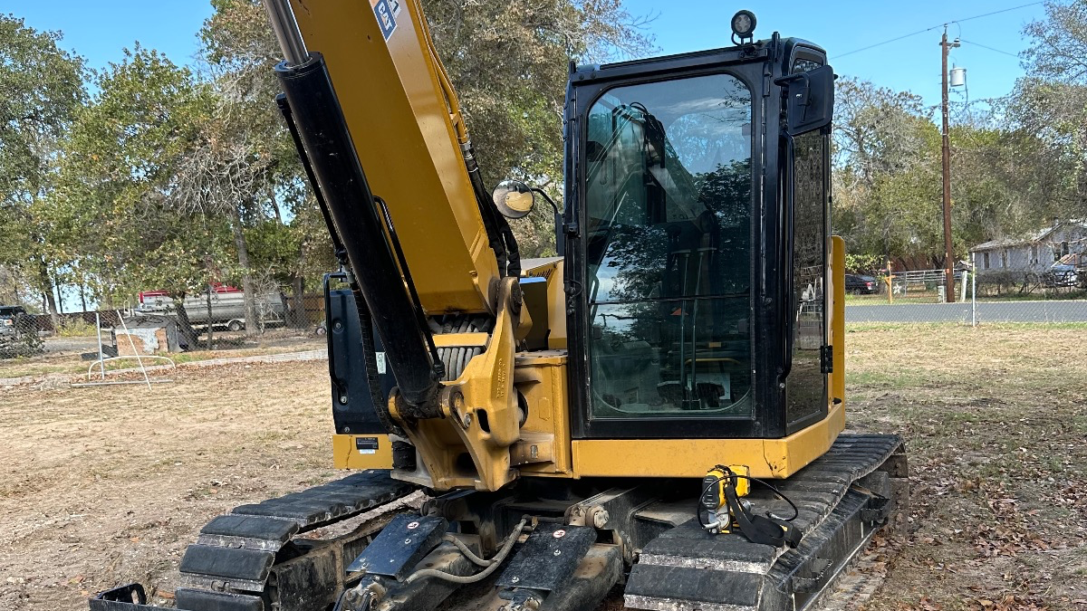 Caterpillar 309 CR mini excavator, front view
