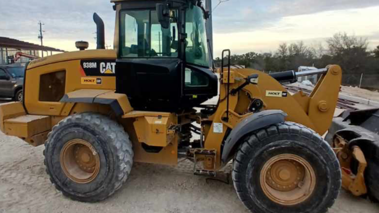 Caterpillar 938M wheel loader side view